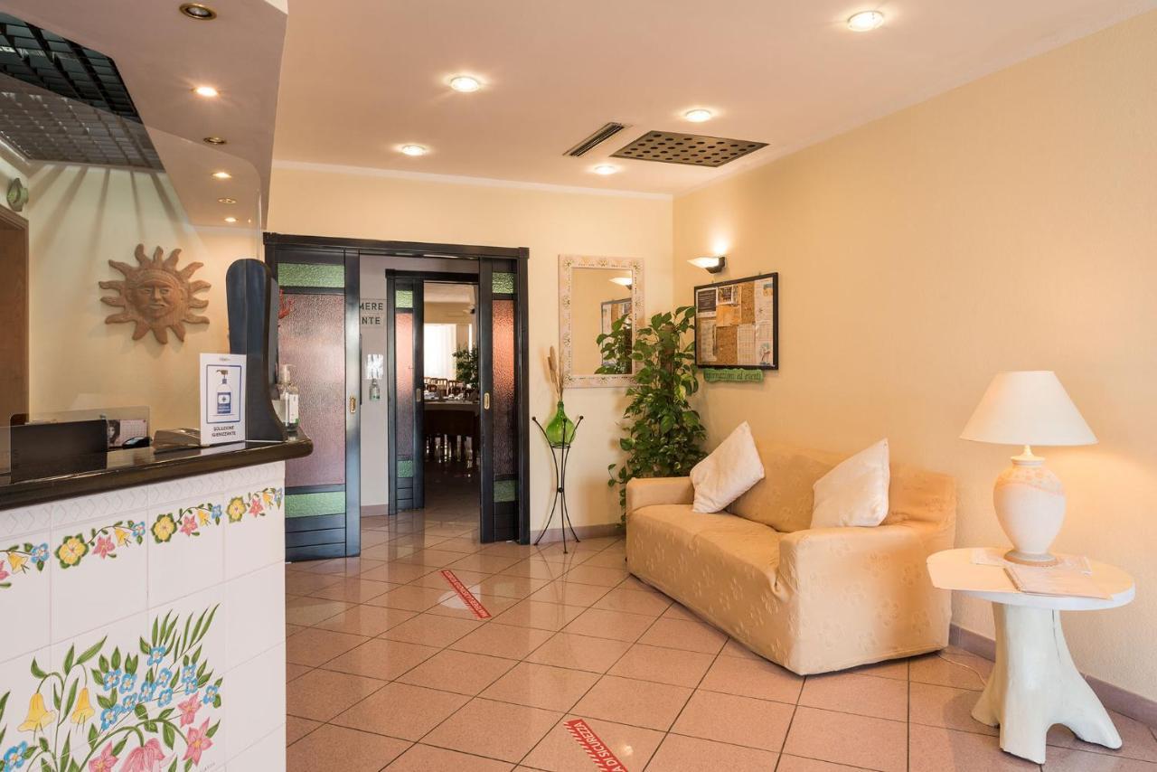 Hotel Majore Санта-Тереза-Галлура Экстерьер фото