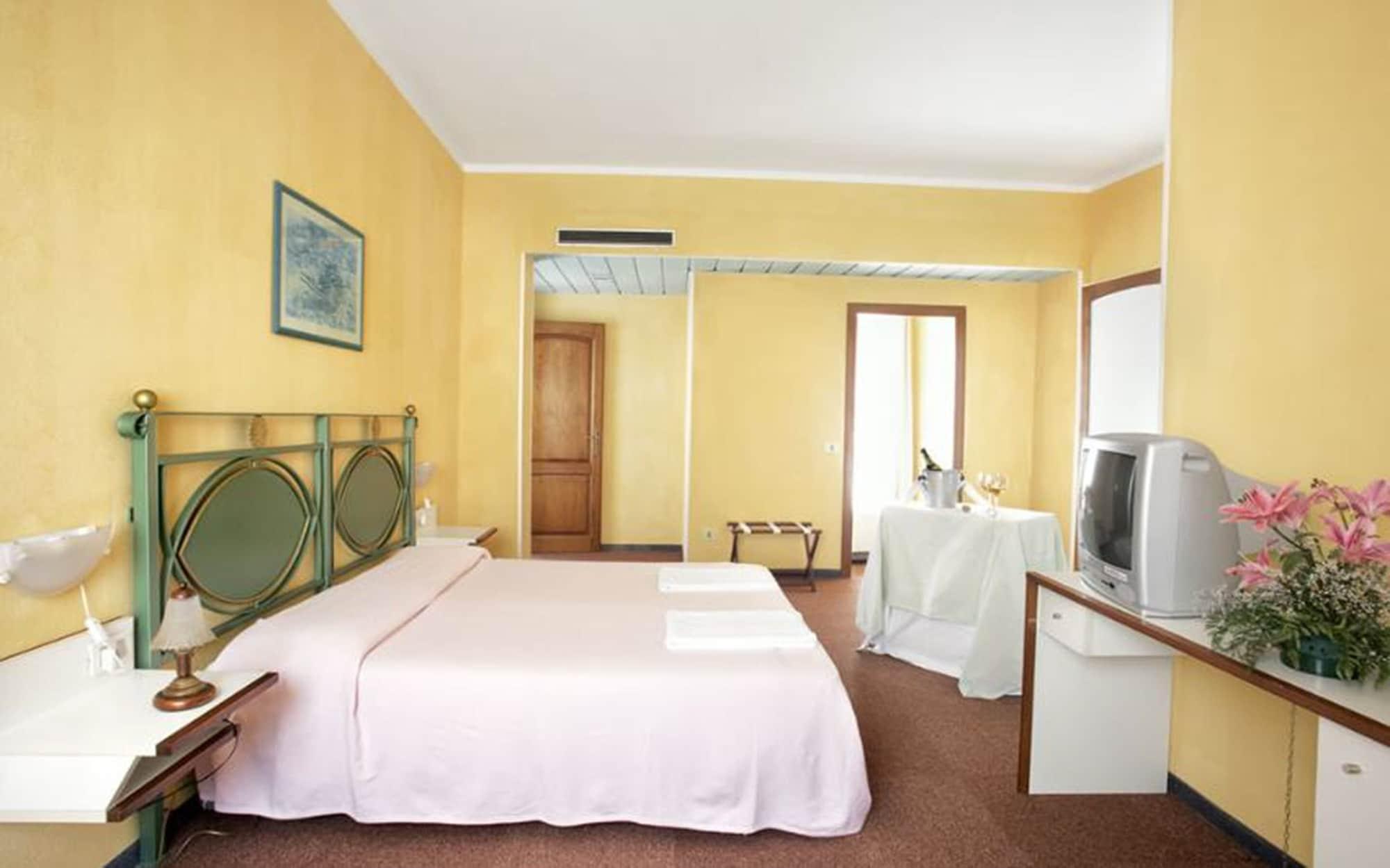 Hotel Majore Санта-Тереза-Галлура Экстерьер фото