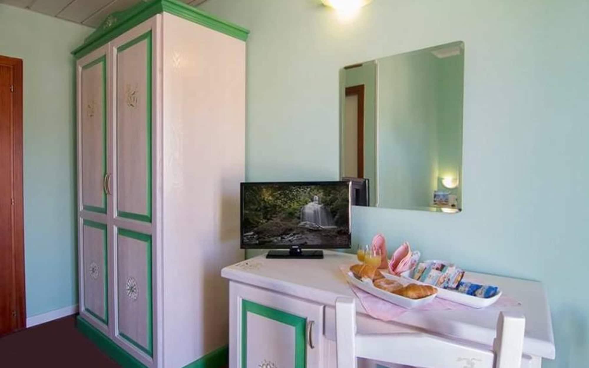 Hotel Majore Санта-Тереза-Галлура Экстерьер фото