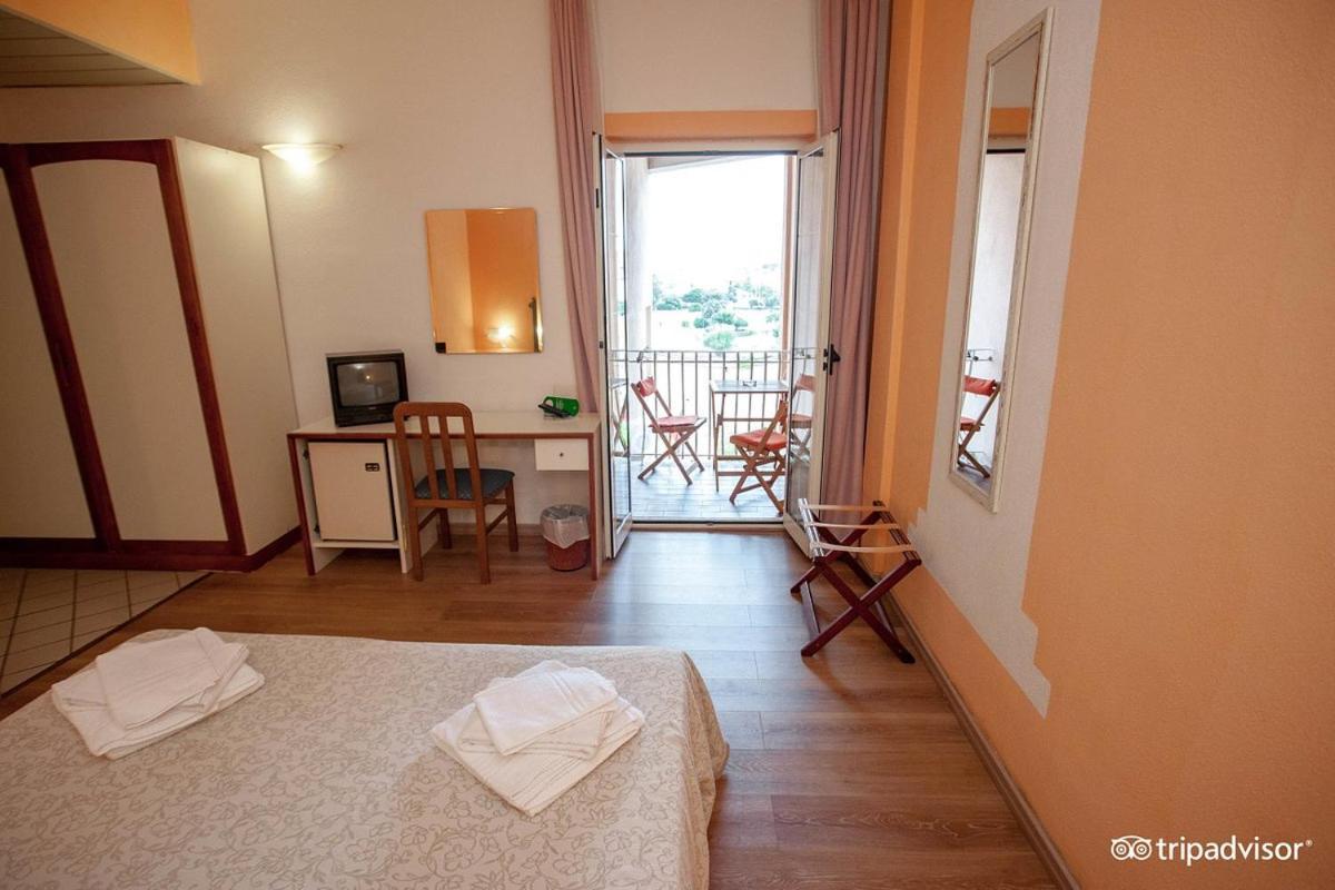 Hotel Majore Санта-Тереза-Галлура Экстерьер фото