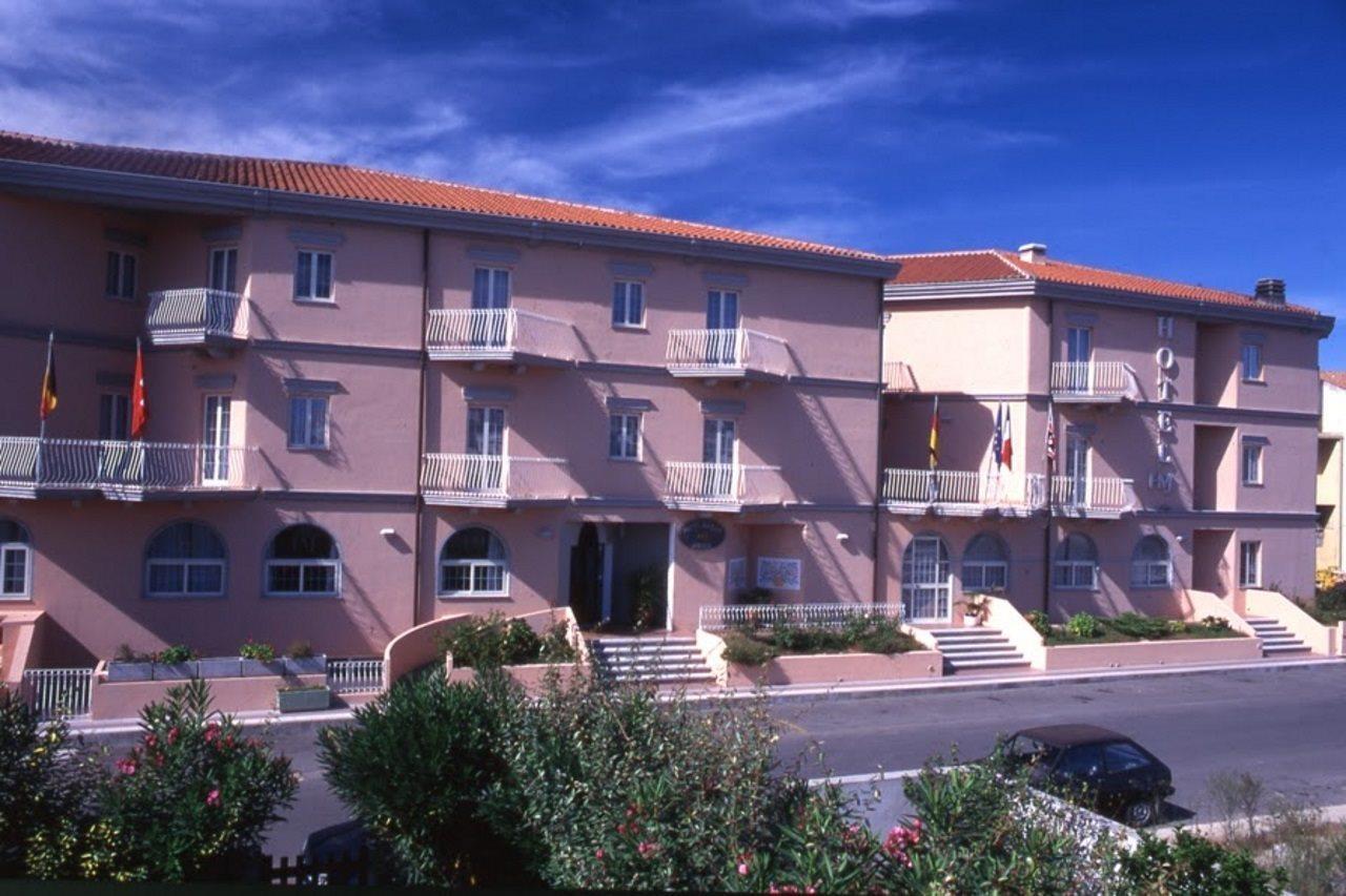 Hotel Majore Санта-Тереза-Галлура Экстерьер фото