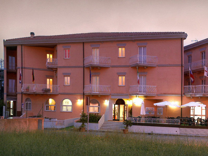 Hotel Majore Санта-Тереза-Галлура Экстерьер фото