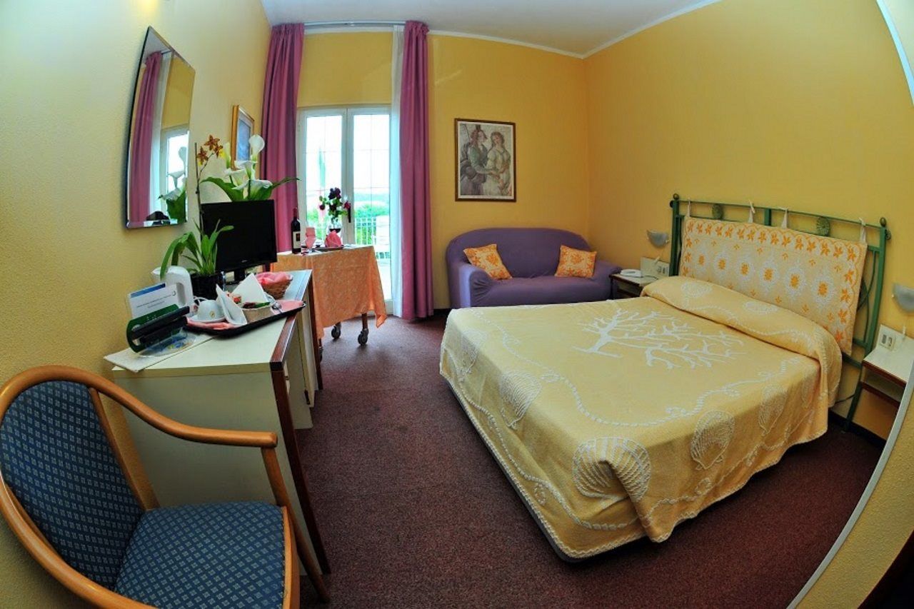 Hotel Majore Санта-Тереза-Галлура Экстерьер фото